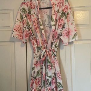 Never worn! Cute short peony print robe
